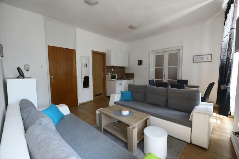 Odeon Apartment And Rooms Rijeka Exterior photo