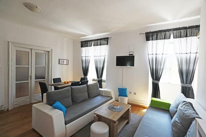 Odeon Apartment And Rooms Rijeka Exterior photo